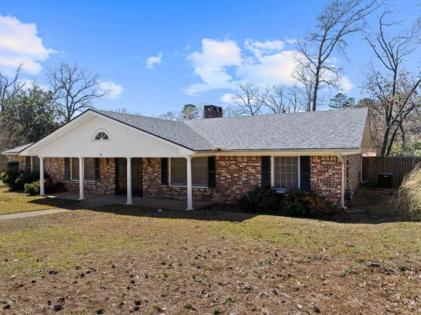 1601 Auburn Dr, Longview, TX 75601