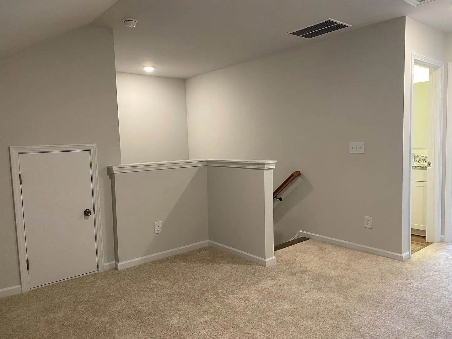 Room in 4 Bedroom Home at Statesville Ave — Photo 3