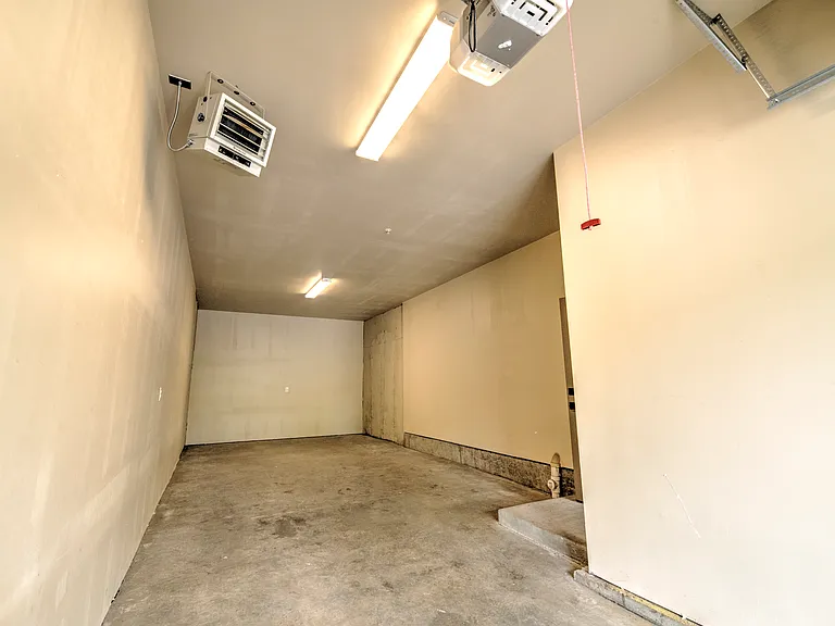 320 Fox Springs Cir #303 — Photo 20