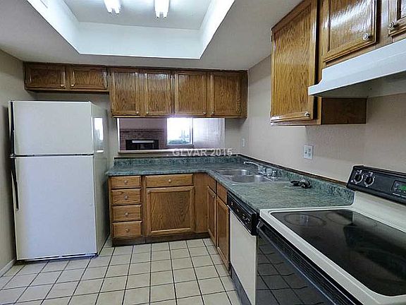 3rd image of 2675 Jacyra Ave