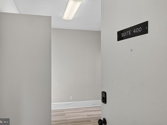 3rd image of 705 8th St SE APT 400