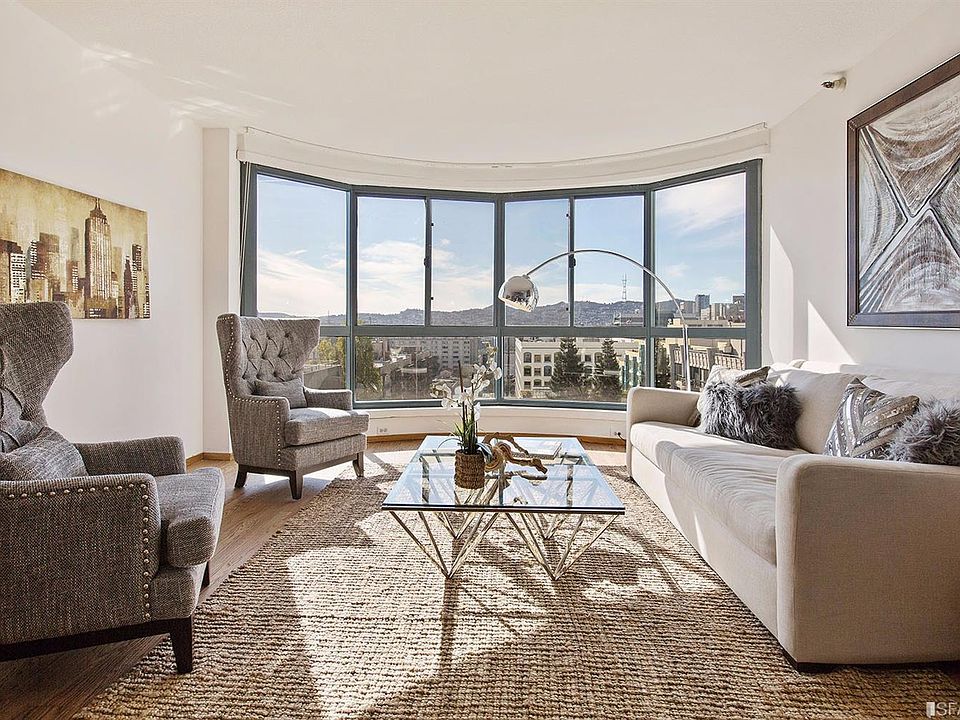 1st image of 300 3rd St APT 1106