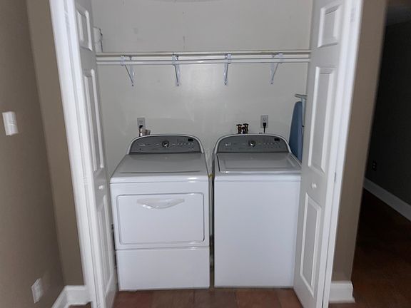 5th image of 202-813 817th St #202
