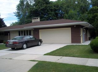 3111 Monroe St, Two Rivers, WI 54241