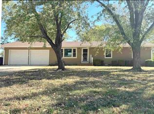 710 Pine St, Halstead, KS 67056