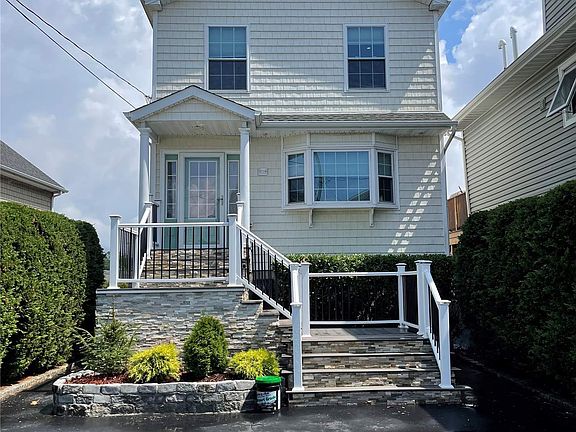 3rd image of 3724 Somerset Dr