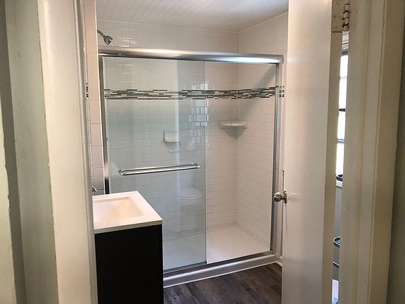 3rd image of 1533 John St #1