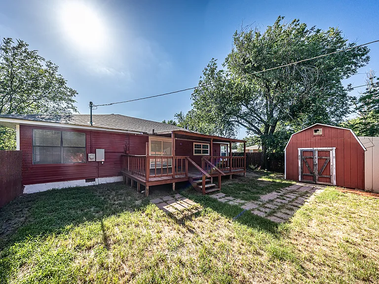 713 NW 32nd St — Photo 31