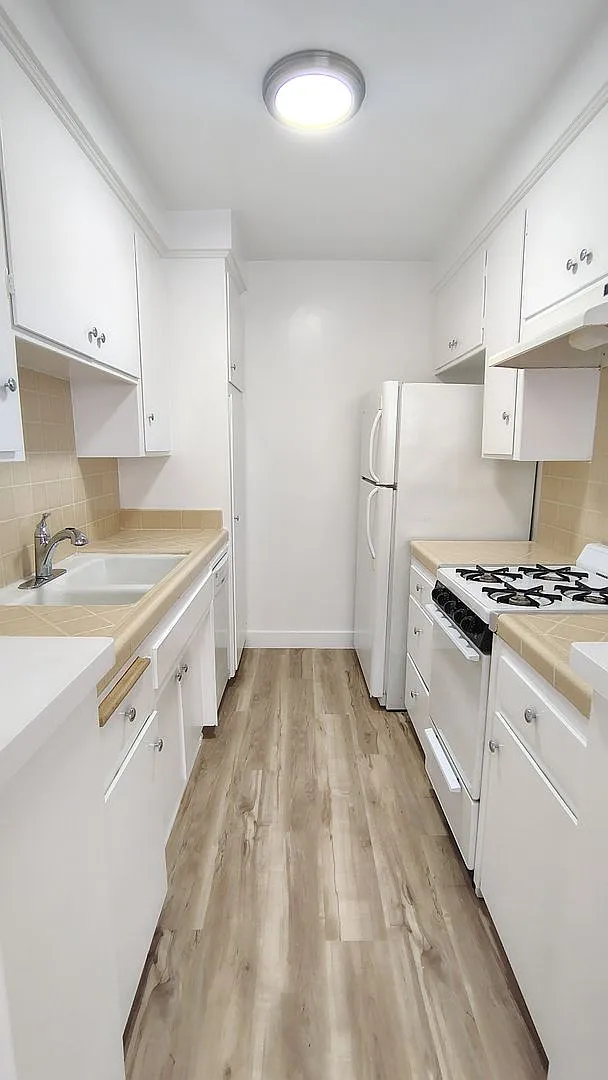 12545 Pacific Ave — Photo 3
