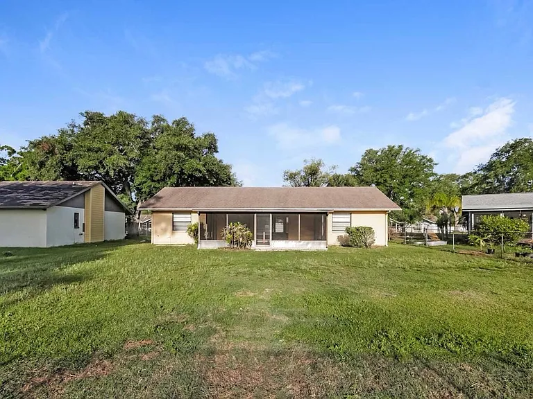1720 Lake Crest Ave — Photo 5