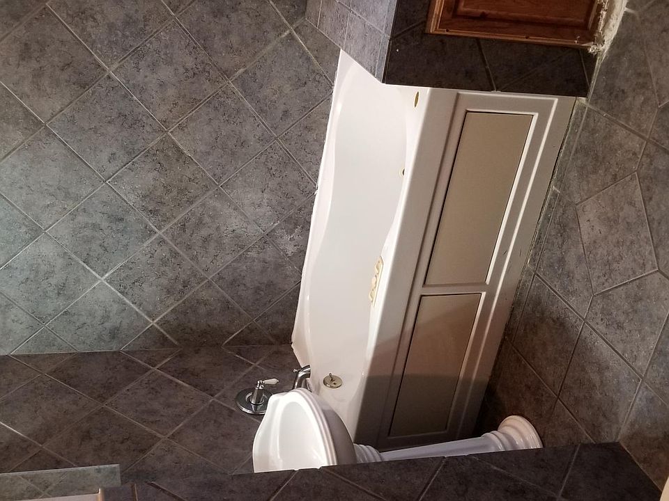 1st image of 7314 S King Dr #2