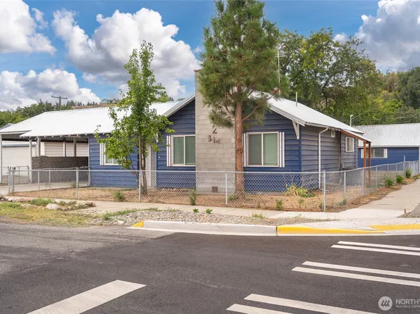 2 S Elm Street, Omak, WA 98841