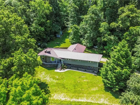 8173 Spanker Creek Rd, Bentonville, AR 72712