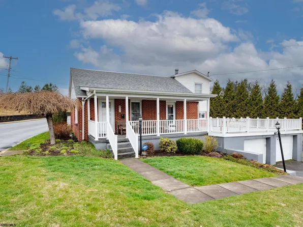 211 E High St, Kingwood, WV 26537