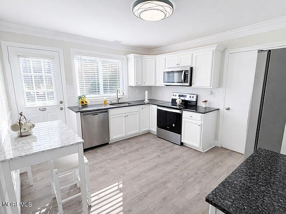 3rd image of 799A Westminster Court