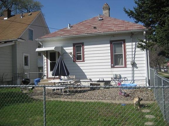 Backyard w/Fenced Yard