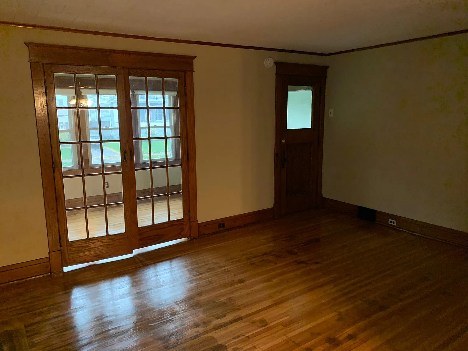 3 bed, 1200 sqft, $1,250 — Photo 3