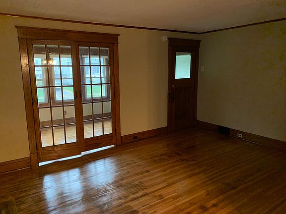 3rd image of 105 Richfield Ave