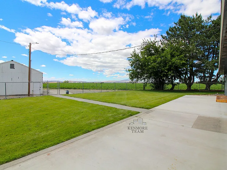 4151 Columbia River Rd — Photo 25
