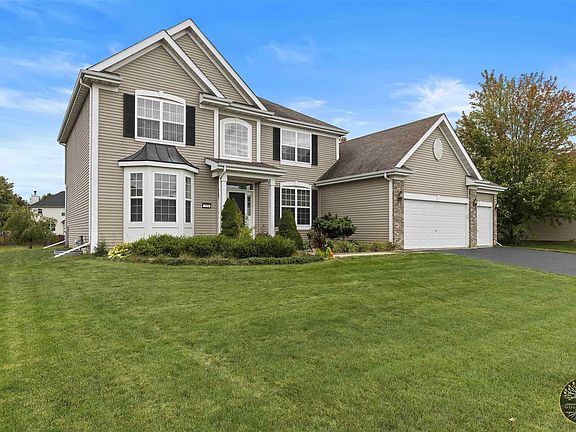 2nd image of 729 Trent Ln