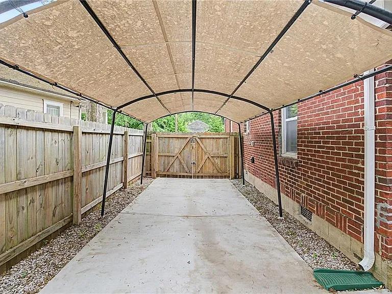 827 Elbert St SW — Photo 24