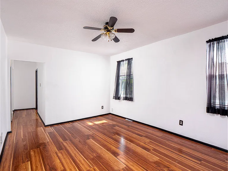 327 W Felton Ave — Photo 17