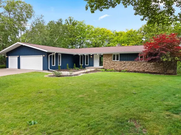 1511 N Briarcliff Dr, Appleton, WI 54915