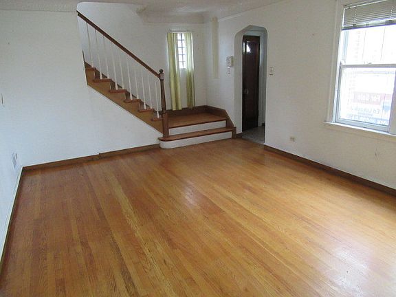 5th image of 14321 S Clark St