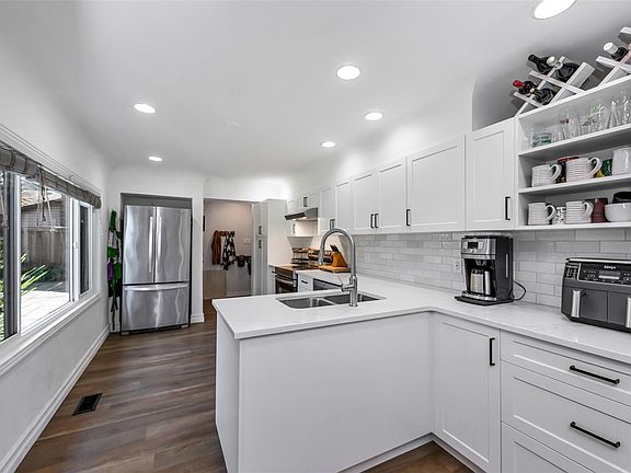 5th image of 3126 Metchosin Rd