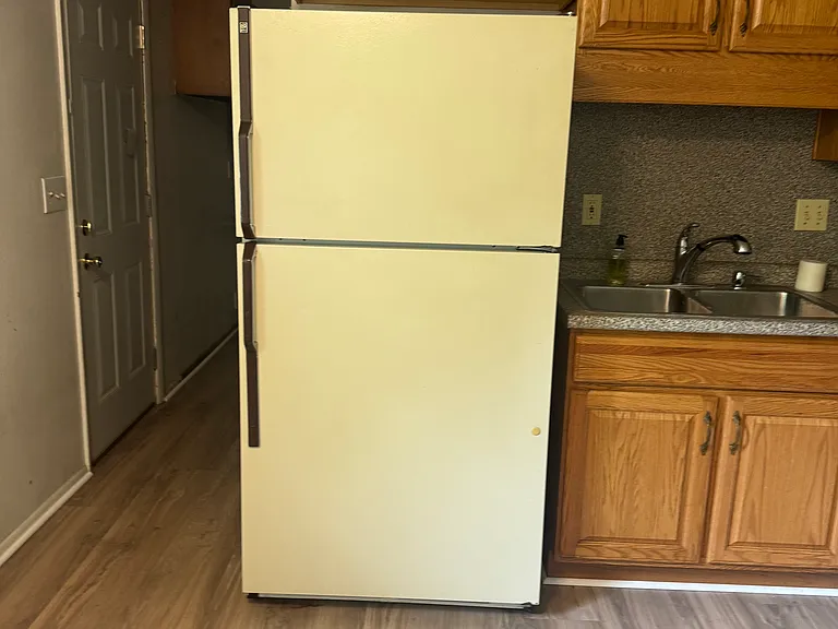 602 Miami Ct — Photo 4