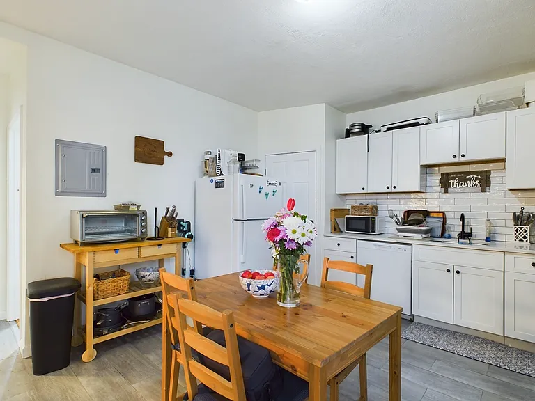 64 Trafford St #5 — Photo 2