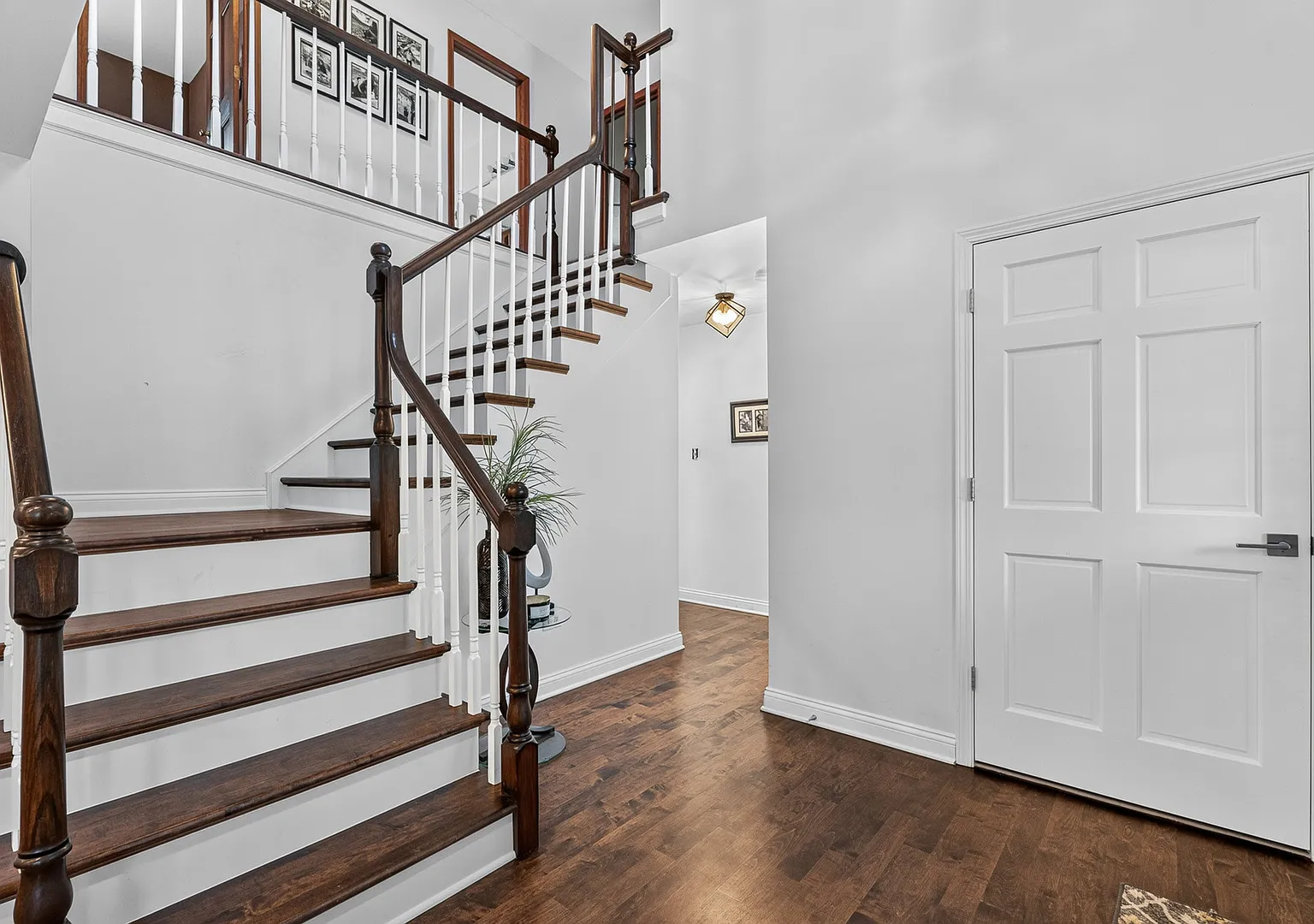 4 bed, 2700 sqft, $4,500 — Photo 3