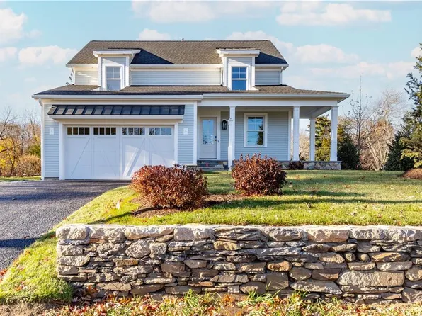 5 Cora St Unit 6, East Greenwich, RI 02818