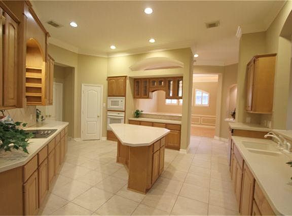 5th image of 5419 Emerald Pointe Ln