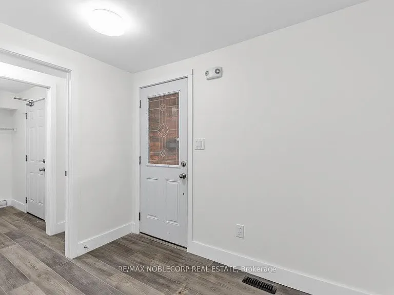 59 Scott Cres #LOWER — Photo 14