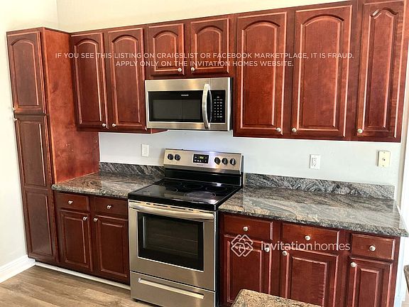4th image of 1462 SW California Blvd