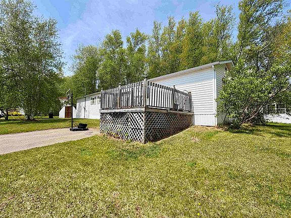 3rd image of 60 Rosewood Dr