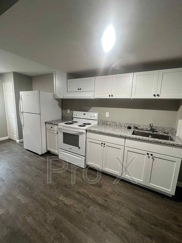 2 bed, 1.0 bath, $800 — Photo 4