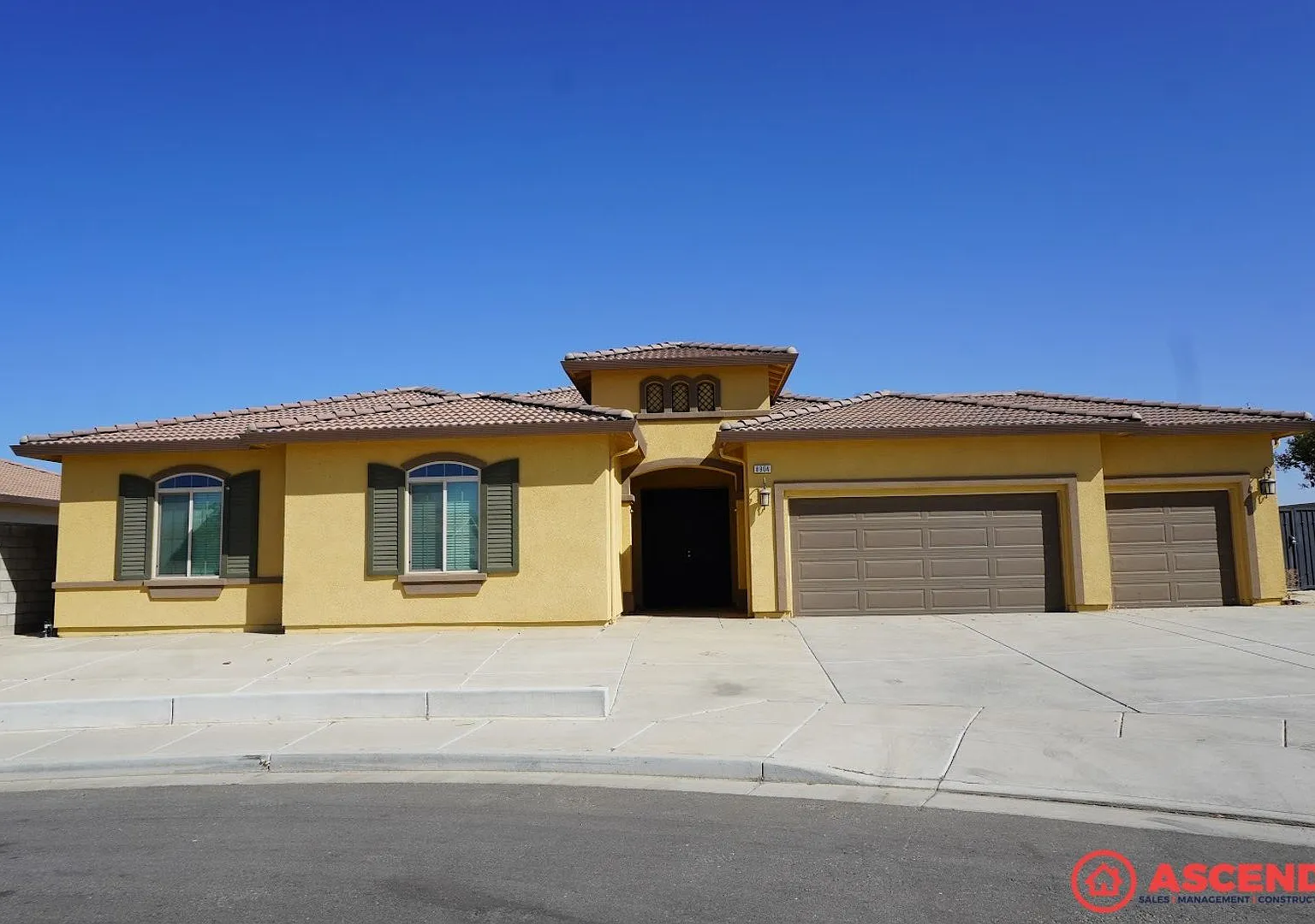 Glamourous Home Located off of Snow and Calloway! — Photo 2
