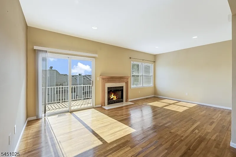 3 bed, 2.5 bath, $3,700 — Photo 1