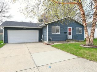 812 10th Ave NE, Waseca, MN 56093