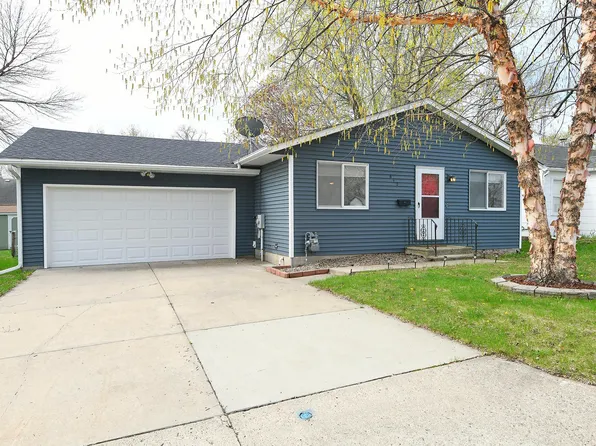 812 10th Ave NE, Waseca, MN 56093