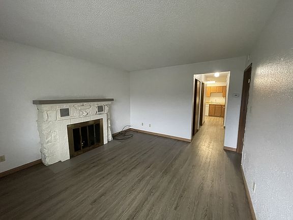 3rd image of 665 Myrtine St Unit B