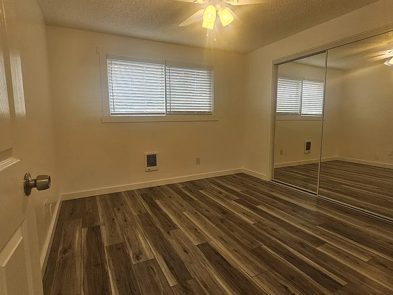 13936 SE Powell Blvd — Photo 11