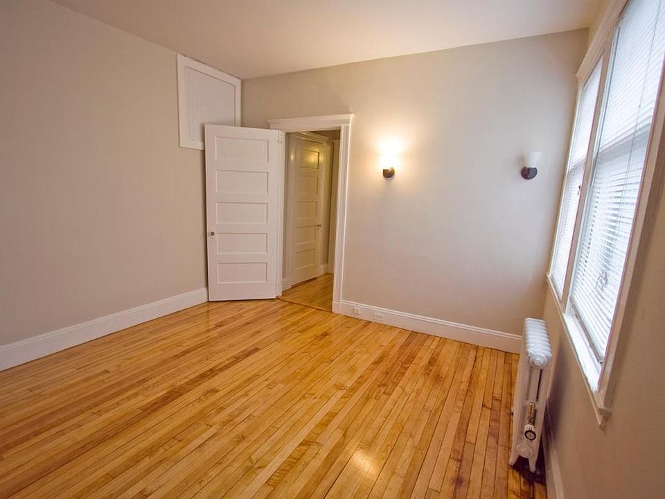 Very good sized Bedroom with a Walk-in Closet