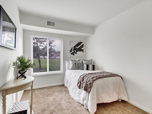5th image of 1426 Kensington Dr #27101