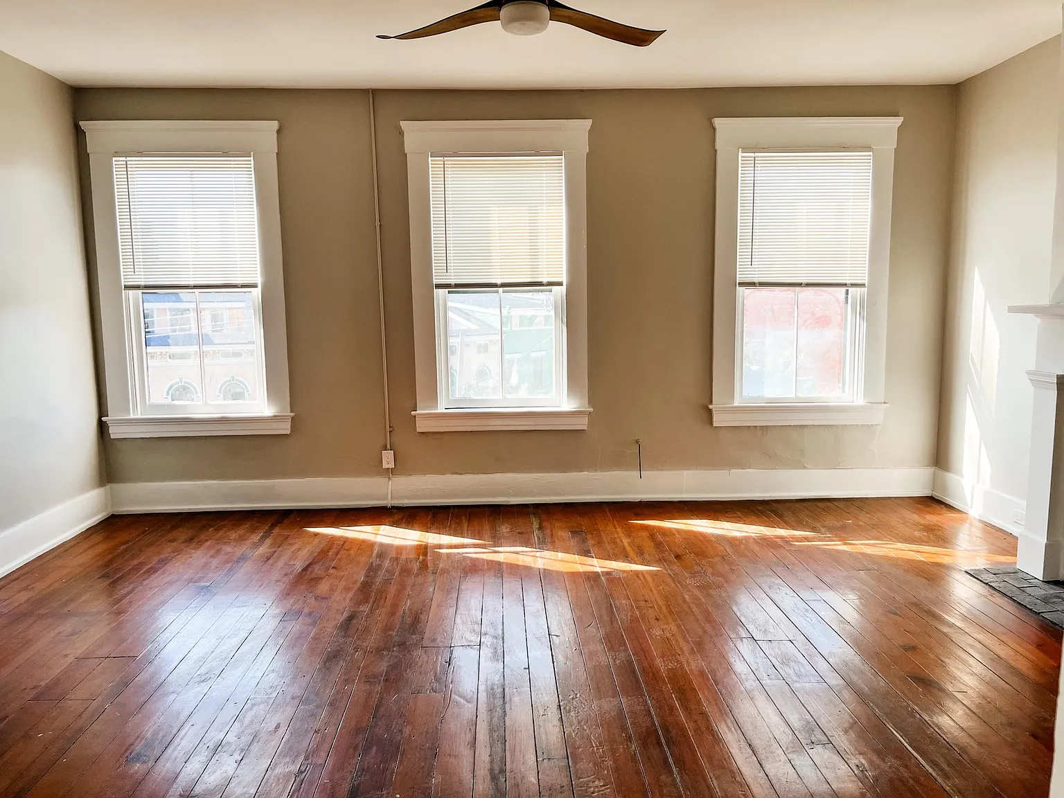 1610 Main St — Photo 4