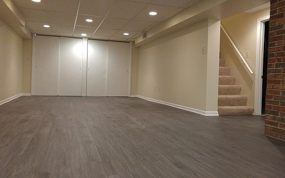 5th image of 803 E Hawley St