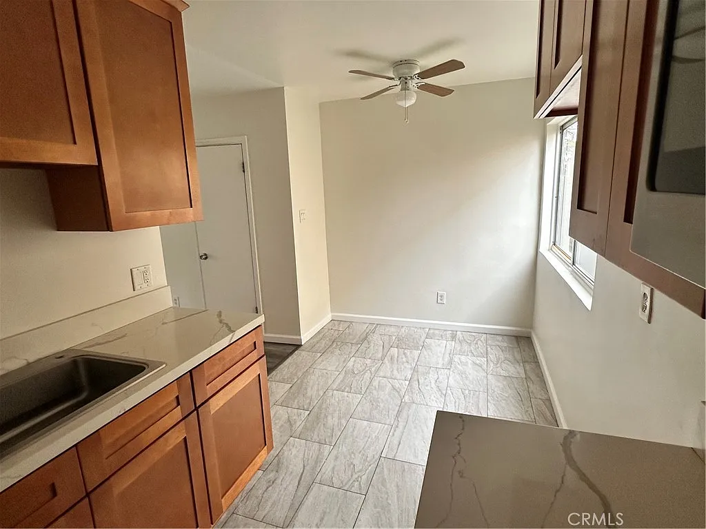 2 bed, 700 sqft, $2,595 — Photo 4