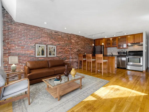 386 Commercial St APT 4A, Boston, MA 02109
